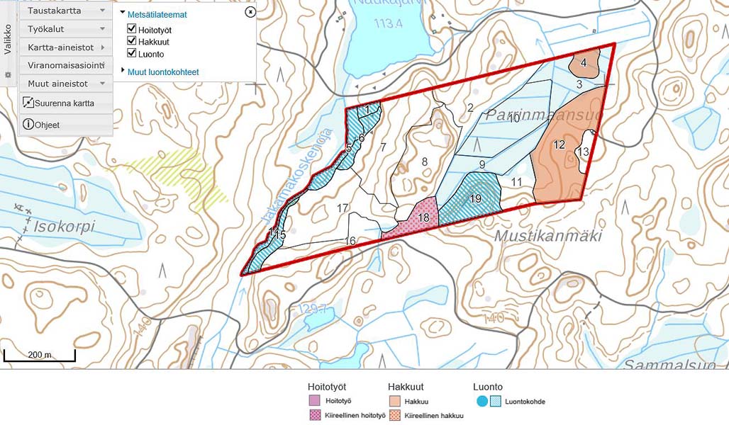 Kuvassa on karttanäkymä Metsään.fi-palvelusta, jossa näkyvät kuvioittain ehdotetut hoitotyöt, hakkuut sekä tiedot luontokohteista. 