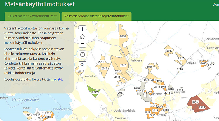 Avoimen metsätiedon karttanäkymä metsäkuvioista, joilta on jätetty metsänkäyttöilmoitus. Kuvion kohdalla näkyy myös vuosi, jolloin metsänkäyttöilmoitus on tehty. Ilmoitus on voimassa kolme vuotta sen saapumisesta.  